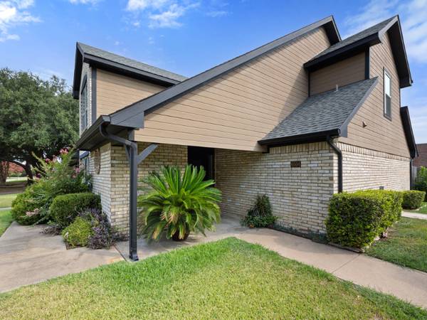$2700.00 / 4br - 2100ft2 - COMPLETELY UPDATED CLOSE TO CHISHOLM TRAIL AND CLEARFORK63846411109379123