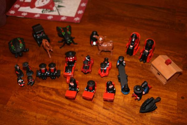 AMISH CAST IRON VILLAGE FIGURINES 1