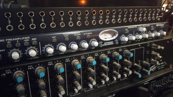 Patch bay 24 channel stereo 1