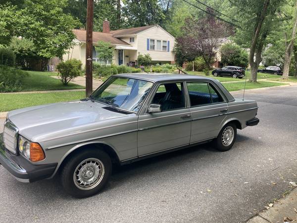 1984 Mercedes Benz 300D - $6,500636162474685471217