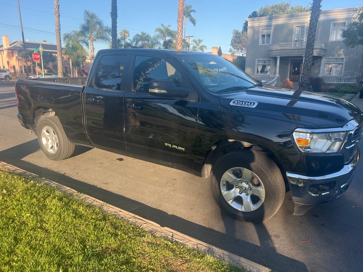 2021 RAM 1500 4X4 QUAD CAB "BIG HORN"