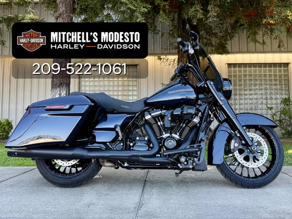 2019 Road King Special 1