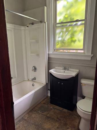 $995 / 2br - Newly remodeled 2br with hardwood floors (covington)63974189370627122