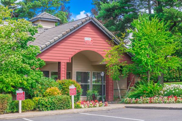 $1,670 / 2br - 944ft2 - Move In Special!! 2 MONTHS - FREE RENT if You Move In September!! (HAPPY VALLEY)63672600888067123
