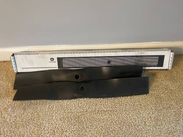 NEW!! 2 John Deere 42" Deck Mower Blades 1