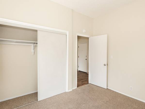 $1,099 / 1br - Comfortable Portland 1 Bed - Near the MAX & Portland Art Museum (Goose Hollow on 14th)63914854747907122