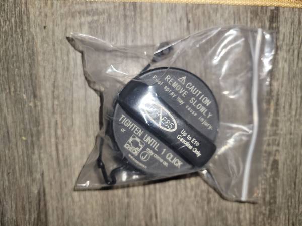 Toyota/lexus/scion gas/fuel cap 1