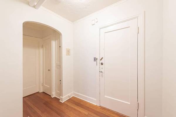 $1,675 / 560ft2 - Granite Countertops, Recycling, Courtyard, Original Hardwood Floors (Capitol Hill)63852482869249124