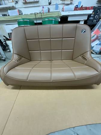 Corbeau bench seat 1