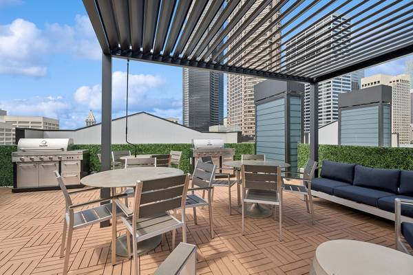 $1,750 / 1br - 650ft2 - Special Offer! 6 Weeks Free Rent & 3 Months Free Parking! (600 7th Ave, Seattle, WA)63910063517826124