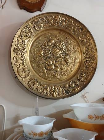 23 inch metal tray 1
