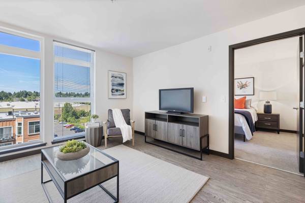 $1,549 / 506ft2 - Window Coverings, Game Room, Studio (8612 Palatine Avenue North, Seattle, WA)63944961637251120