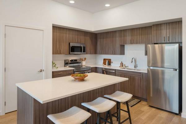 $2,532 / 2br - 1050ft2 - Well-Equipped Fitness Center with Pelotons, Private Conference Room (In the heart of Kent)63884889833729122