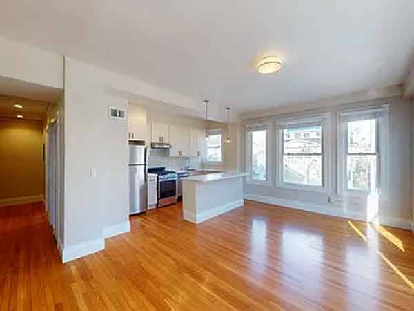 $835 / 1br - Second-Floor Studio Live in the heart of 44th St, New York, NY (New York)63978411904130120