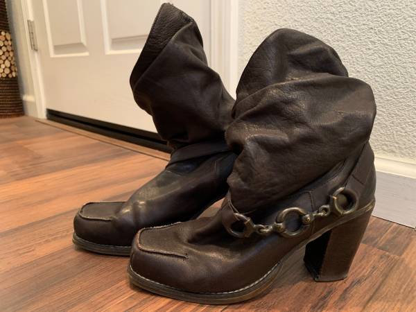 RANGLE TANGLE Hight Boots Size 8 M 1