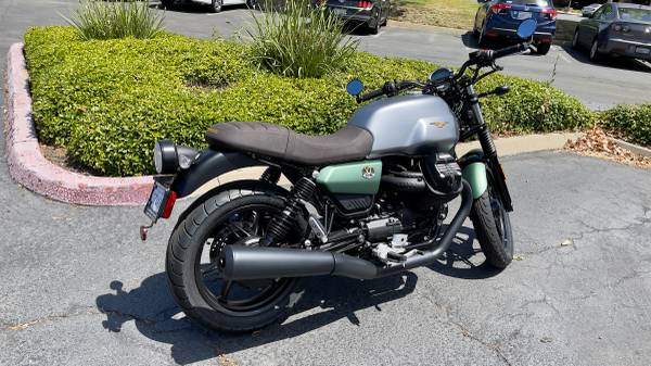 2022 Moto Guzzi V7 850 Centenario