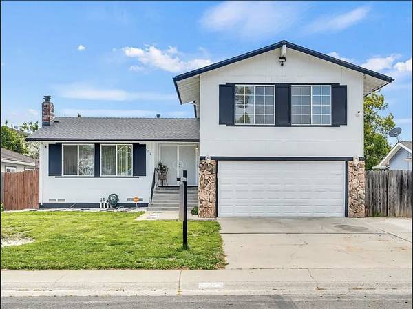 $950 / 4br - 1834ft2 - Looking for Roomate: One Private Room Available in House w/ Pool (Rosemont)63919497549442120