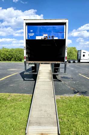2017 Freightliner M2(box truck)/ Cummins - Photo 8