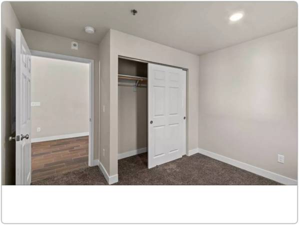$1,600 / 3br - 1173ft2 - Exquisito patio, apartamento de jardín de 3 habitaciones en Kennewick (Kennewick - A 10 minutos del aeropuerto de Tri-Cities)63673552651267121