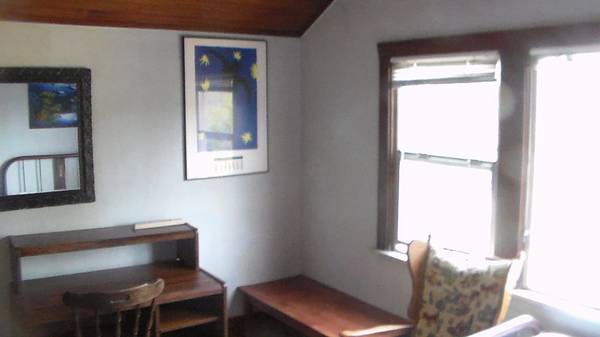 $700 / 300ft2 - Nice Cozy Room in Downtown Renton/ Prefer Female Roommate (North Renton)63885127881731121