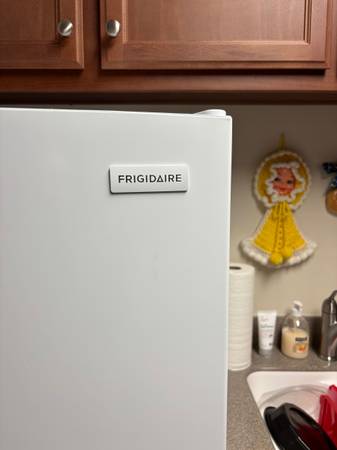 Refrigerator 1