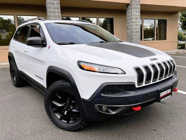 2016 Jeep Cherokee TrailHawk Sport - $11,99963623347733507123
