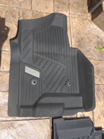 GENUINE GM FRONT FLOOR LINERS 2014-19 GMC SIERRA / CHEVROLET SILVERADO 1