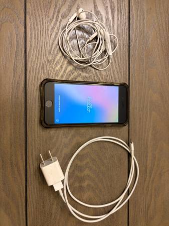 Apple iPhone SE 2 64GB LTE Black Unlocked 1