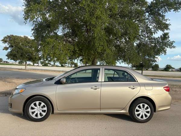 2010 Toyota Corolla LE SEDÁN - $12,500 (San Antonio, Texas)63470780134401121