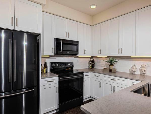 $3,295 / 3br - 1632ft2 - East of SD - Scenic Hiking & Trails, Onsite Maintenance, 9ft Ceilings (San Diego)63998600738050123