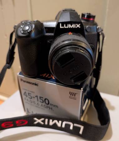Panasonic Lumix G9 with 45-150mm - excellent condition 1