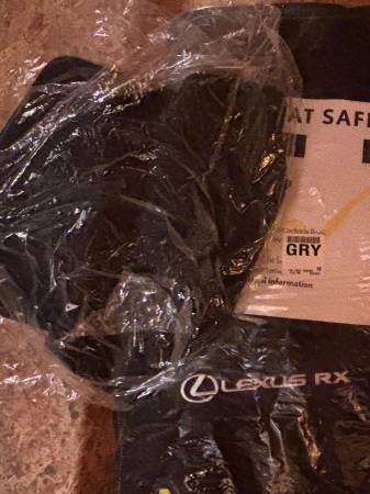 floor mat set from Lexus rx350 1