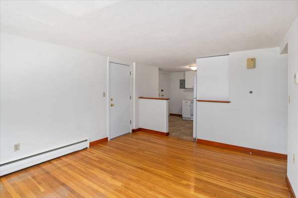 $330,000 / 2br - 570ft2 - Updated Condo For Sale - West Roxbury (Washington St/Dedham line)63863137686531123