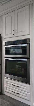 30" Whirlpool Double Oven & Cabinet 1