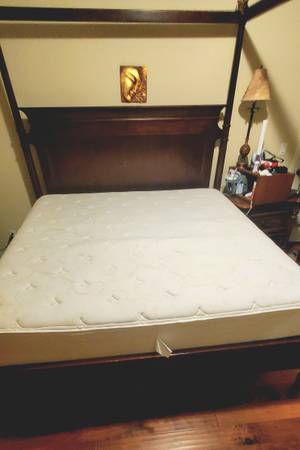 King Bed complete or selling parts 1