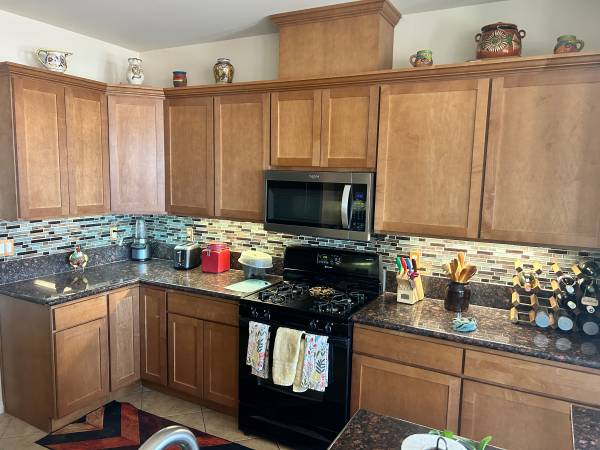 $750 / 1br - Roommate for gay household (DHS)63736289948929122
