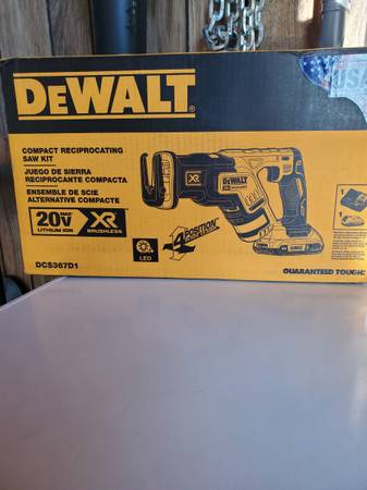 Dewalt compact reciprocating saw kit 1
