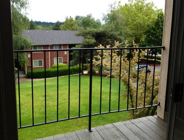 $1,350 / 1br - Awesomely Affordable | Clubhouse, Pets Welcome - 1 Free Mth! (North Clackamas)63867270599297124