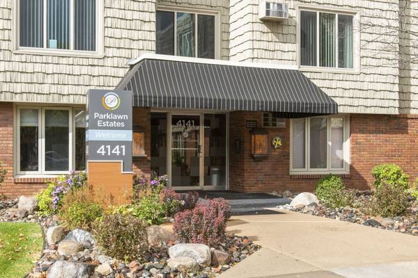 $1,594 / 2br - 970ft2 - Underground Heated Parking, Ceiling fans, 2bd 1.5ba (4141 Parklawn Ave, Edina, MN)63666914424835120