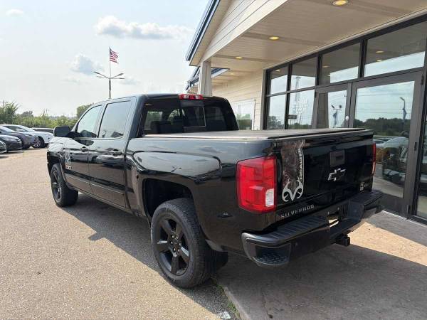 2017 Chevrolet Silverado 1500 - Photo 3