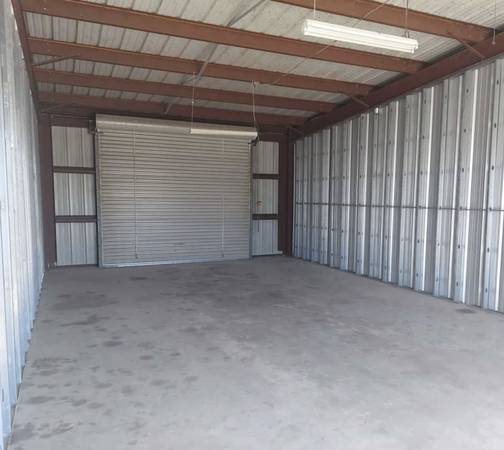$700 / 800ft2 - Warehouse Bays - For Lease - 800 SF (Robstown)64036542335107123