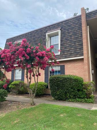 Foxcroft: 2 Bed 1 Bath Condo, Clean and Safe Neighborhood - Brookwood 1