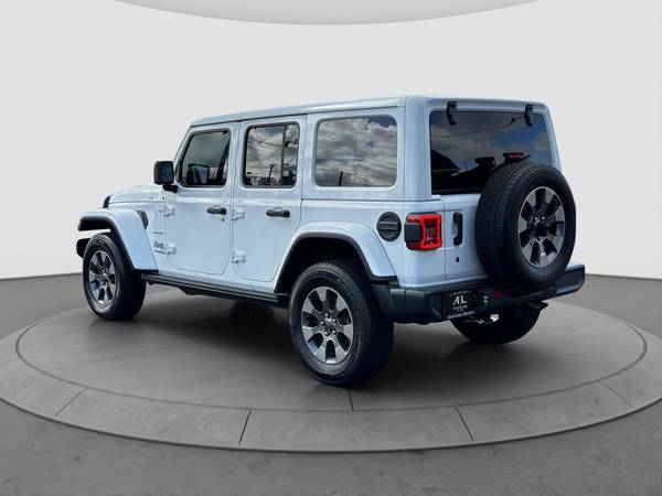 2019 Jeep Wrangler Unlimited Sahara Sport - $27,900 (Tacoma)63623616471425124