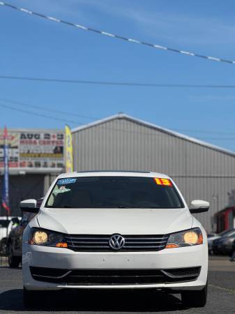 2013 Volkswagen Passat SE // Título Limpio // ¡20 Registros de Servicio! - $4,500 (Bien Mantenido // ¡PRECIO PARA VENDER RÁPIDO!!)63618484283393121