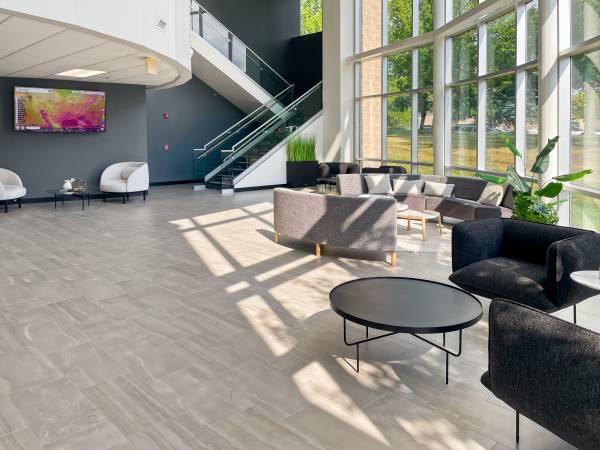 $328 Office Convenience Meets Comfort: Free Parking and Close to GRR Int'l! (Grand Rapids)63985940862595121