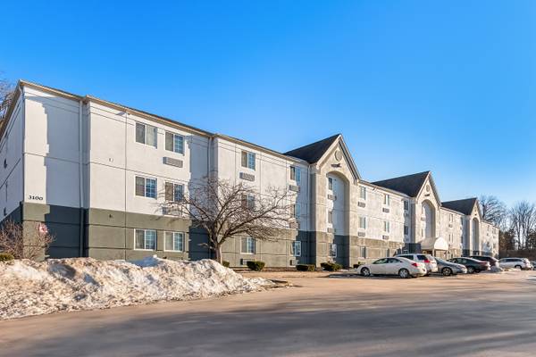 $1,200 / 1br - Live in Comfort - No Lease, No Deposit! (3100 Wingate Ct, Columbia, MO)62946030265089124