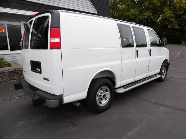 2025 GMC Savana 2500 - Photo 6