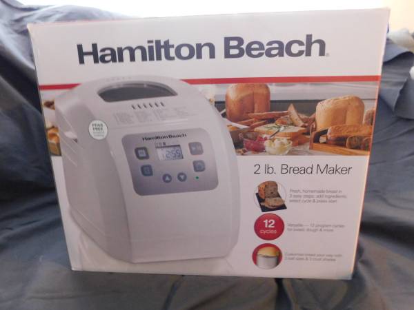 Hamilton Beach bread machine and recipe book 1