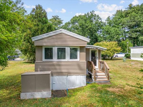 $179,900 / 2br - 780ft2 - Move In Ready Home In Resident Owned 55 Plus Community ! (Halifax)63828337079171124