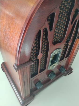 VINTAGE GE OLD TIME CATHEDRAL RADIO - cherry wood -like new condition 1